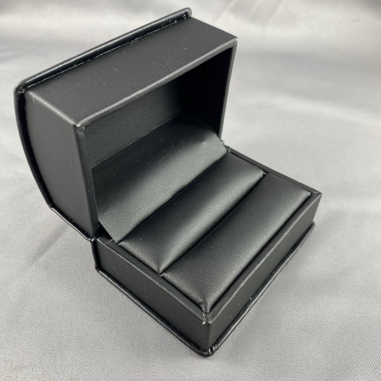 Black Roll Top Double Ring Box